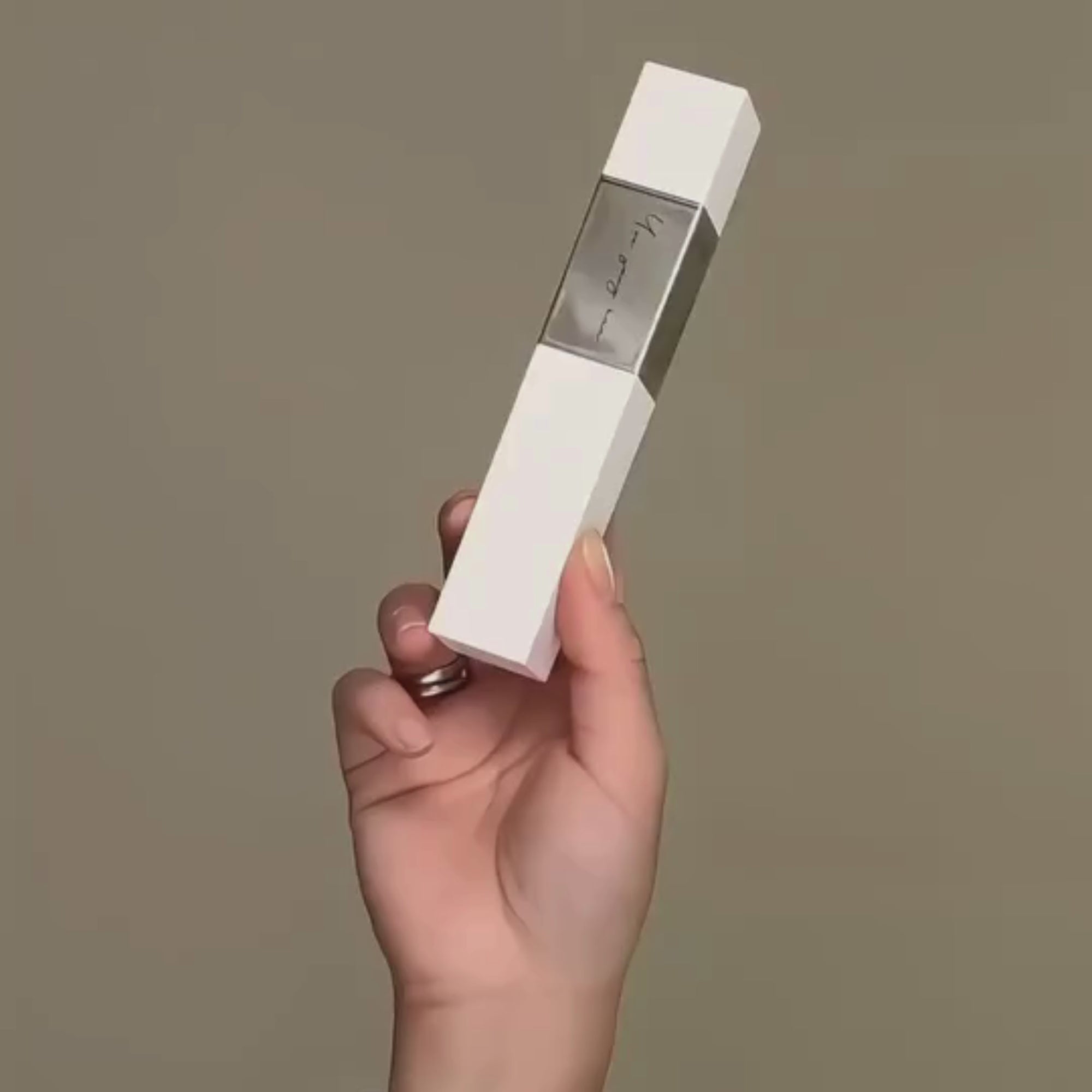 Elroel blanc cover cream stick lightweight full coverage foundation stick with spf50+Pa++++ or a natural radiant finish